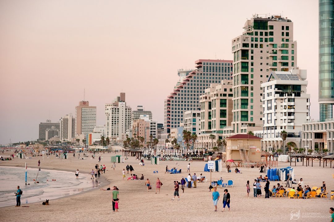 La plage de Tel Aviv